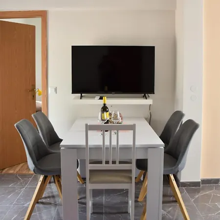 Appartement Yelena Rose West *