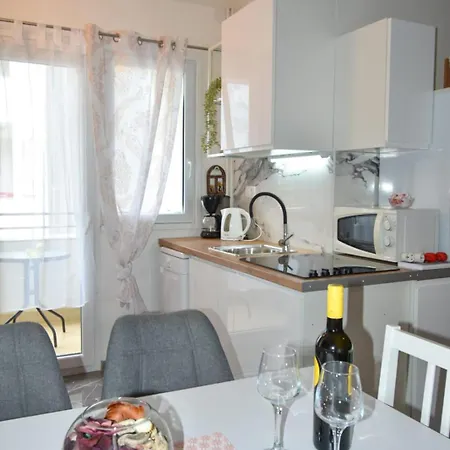 Yelena Rose West Appartement Zadar