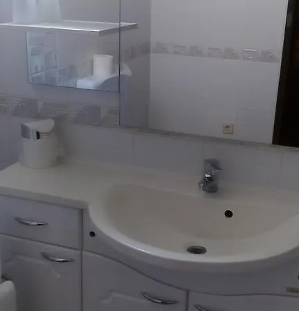 Appartement Yelena Rose West *