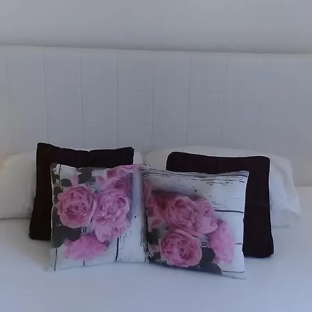 Yelena Rose West Appartement *