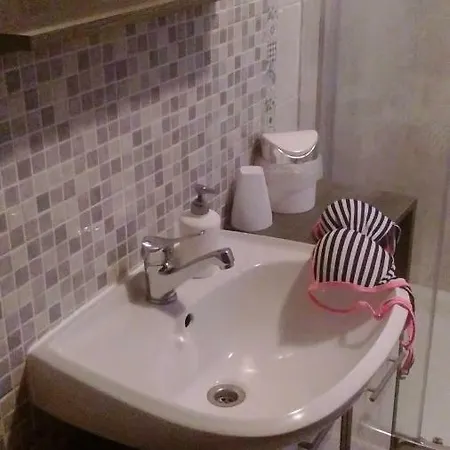 Yelena Rose West Appartement *