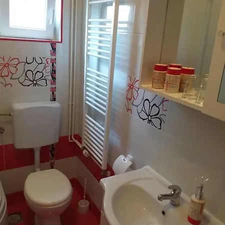 Апартаменты Yelena Rose West Задар