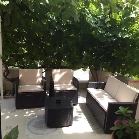 Yelena Rose West Appartement *