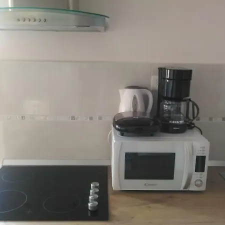 Yelena Rose West Апартаменты