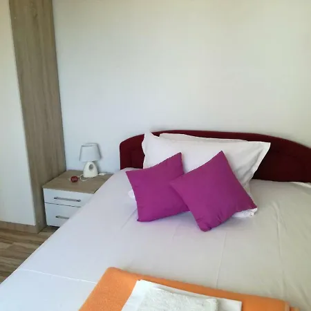 Yelena Rose West Appartement Zadar