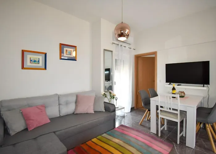 Yelena Rose West 公寓