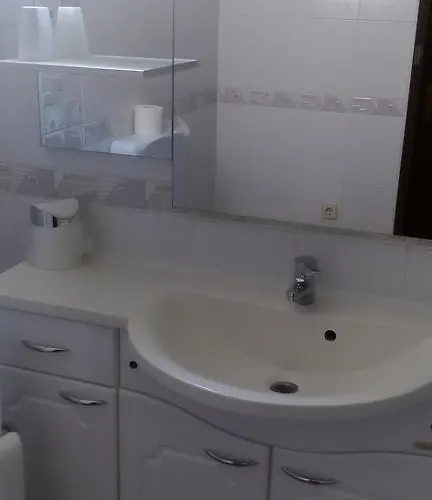 公寓 Yelena Rose West *