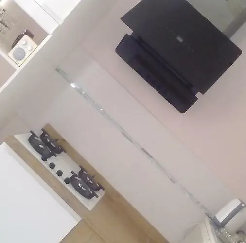 Yelena Rose West 公寓