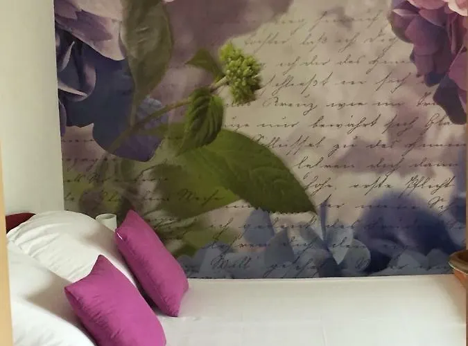 Yelena Rose West * 扎达尔