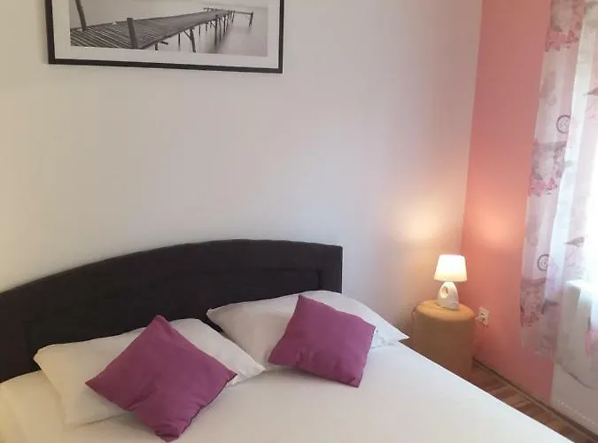 公寓 Yelena Rose West